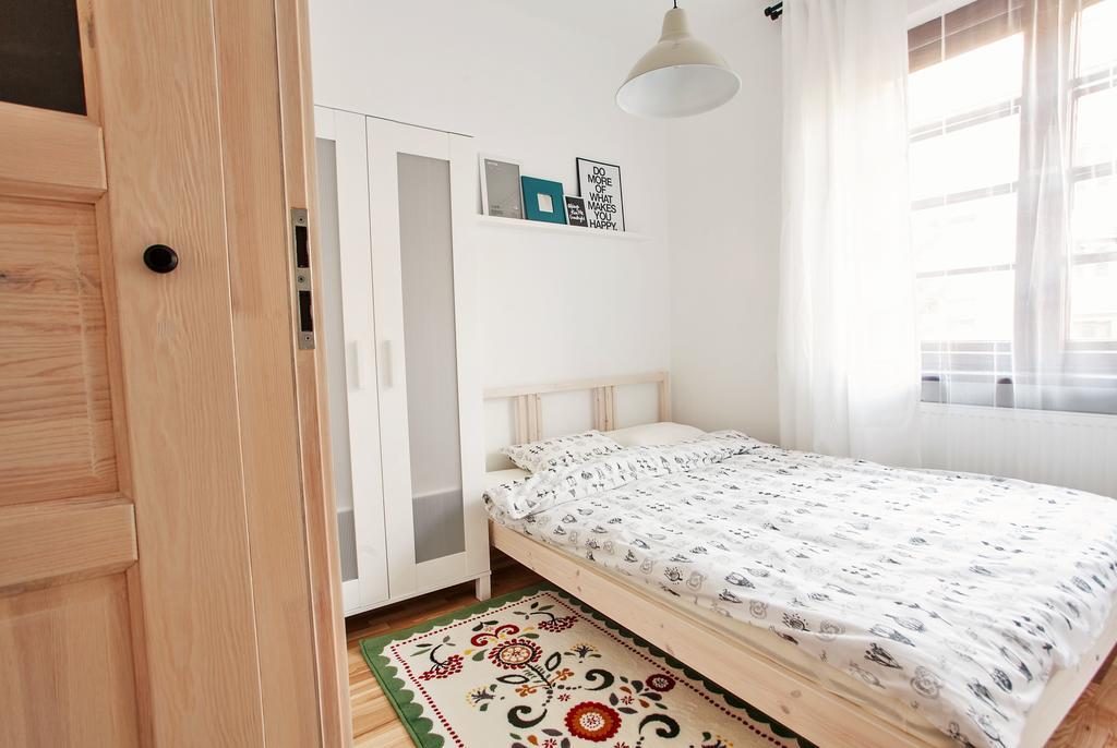 Old Town Sunny Apartment